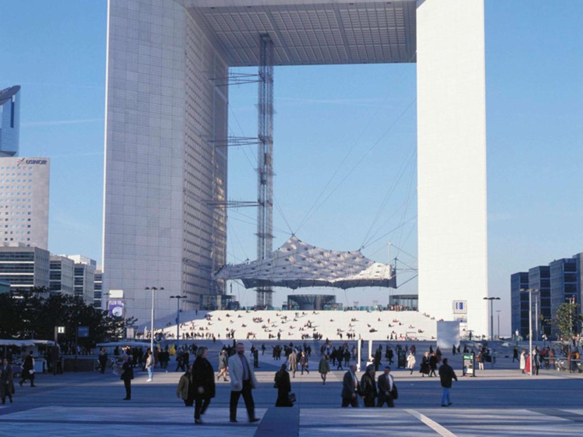 Отель Mercure Paris Le Bourget Aeroport Ле-Блан-Мениль Экстерьер фото